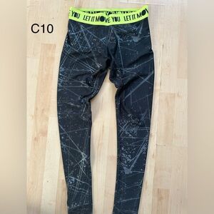 Zumba women’s Black and Yellow Graphic Leggings